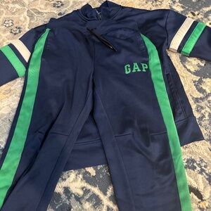 Gap fit warm up suit
